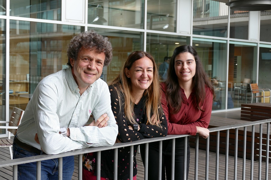 From left to right: Rafael Maldonado, Elena Martín-García and Laura Domingo. Source: UPF. Imatge inicial - From left to right: Rafael Maldonado, Elena Martín-García and Laura Domingo. Source: UPF.